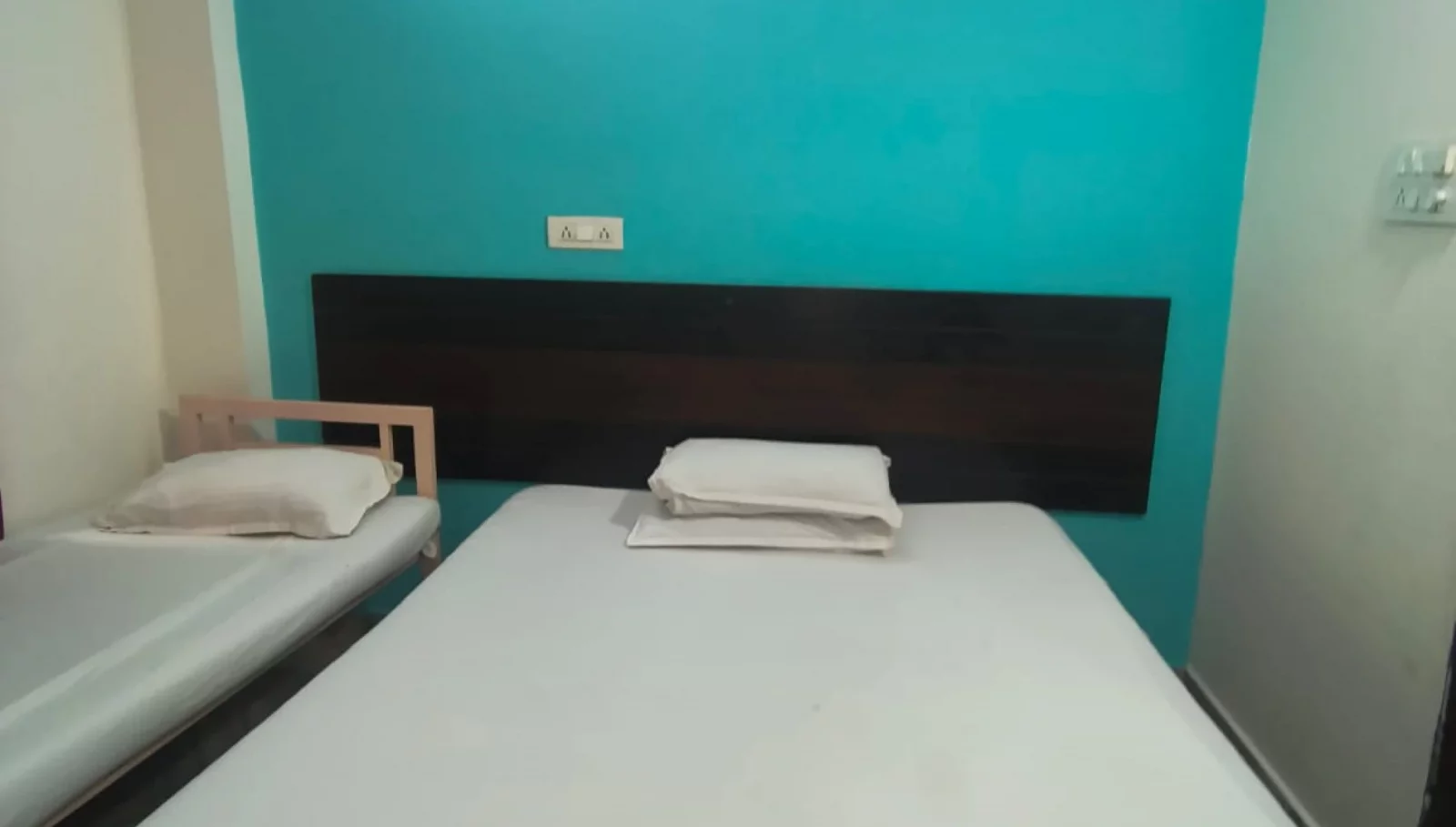 Kainaat Guest House Gallery Images